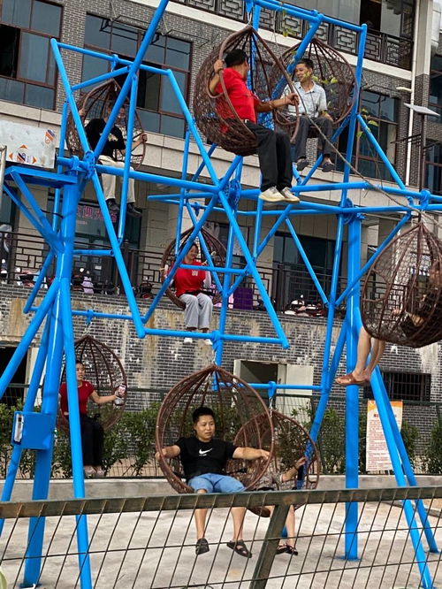 保定网红4人8人旋转秋千出售生产厂家报价